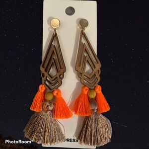 Final SALE 💵 EXPRESS WOOD EARRINGS